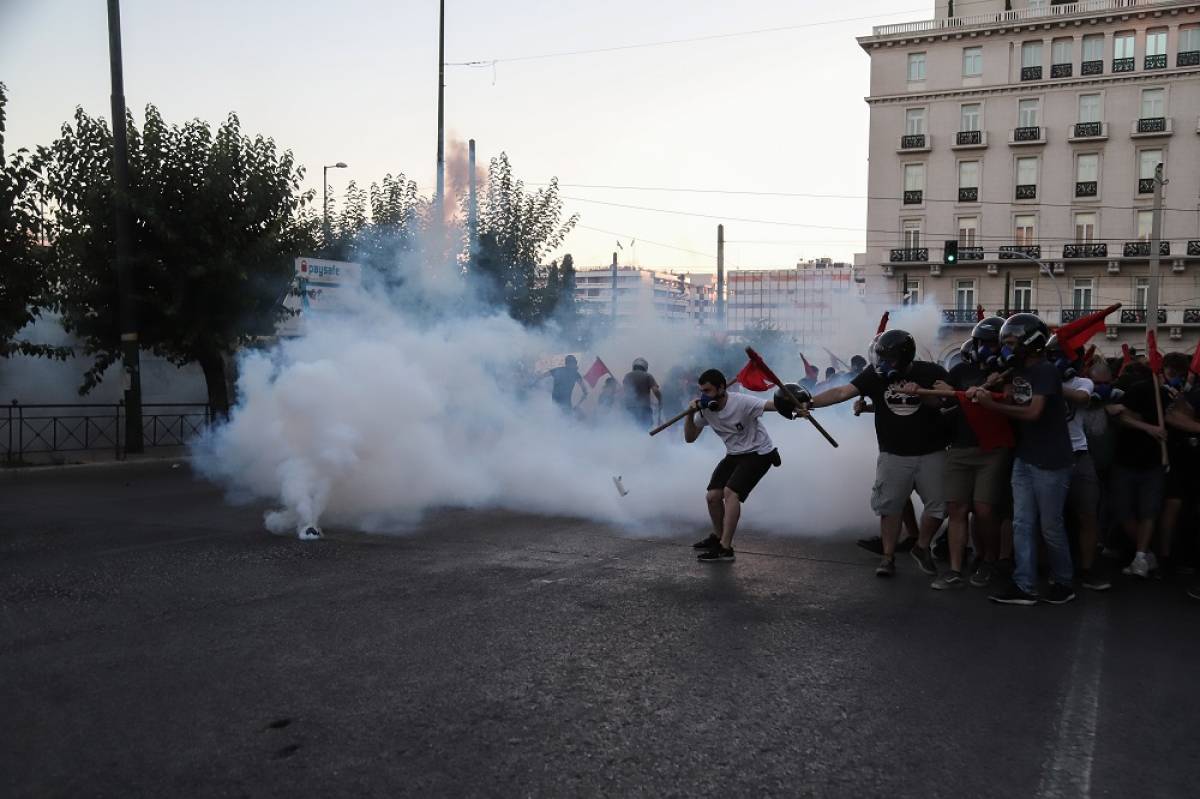 ΣΥΡΙΖΑ: Ακραία καταστολή από δυνάμεις της αστυνομίας - Να αποπέμψει ο Μητσοτάκης τον Χρυσοχοΐδη