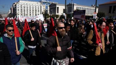 Σε εξέλιξη οι απεργιακές συγκεντρώσεις – Κλειστό το κέντρο της Αθήνας