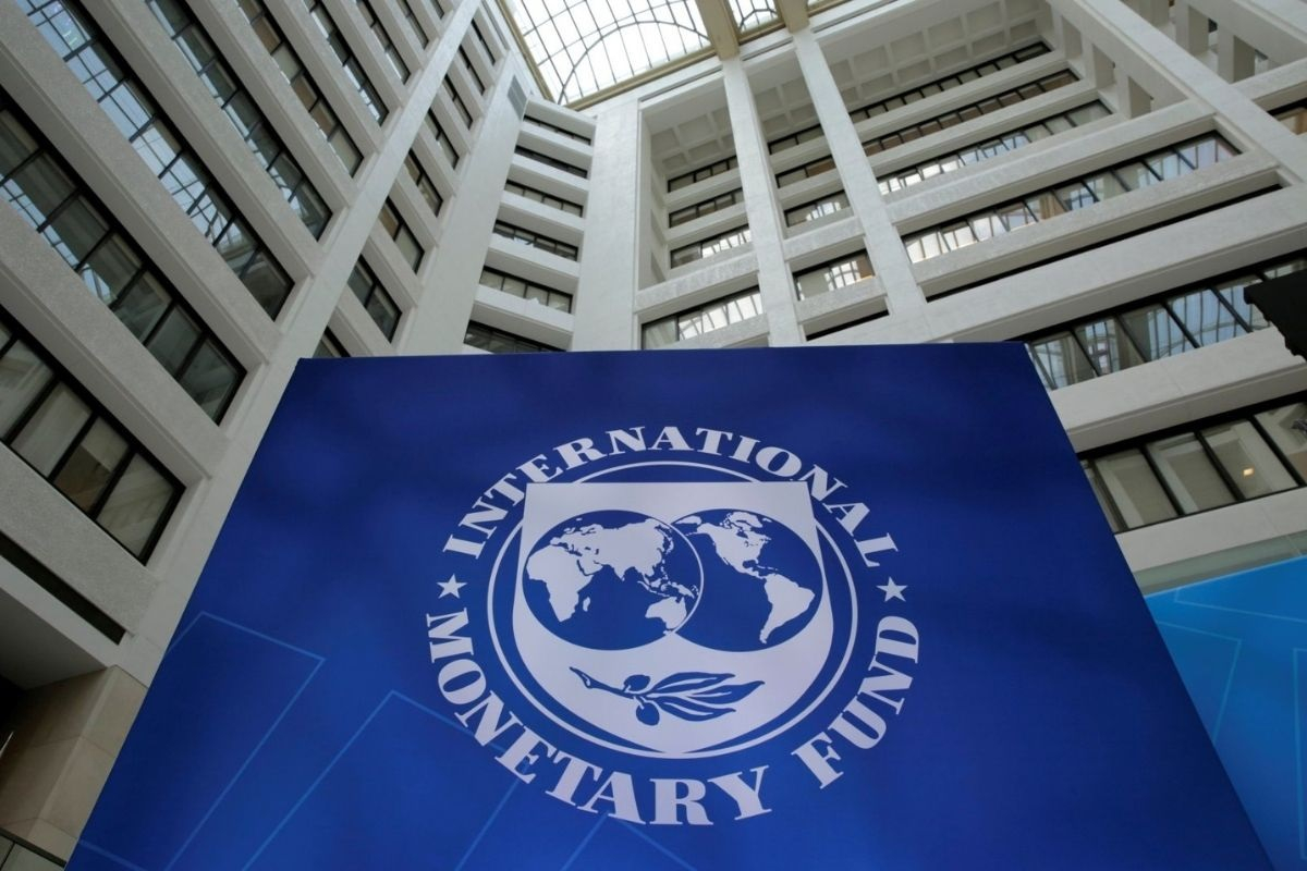 ΔΝΤ για Ελλάδα: Βάλτε φρένο σε αυξήσεις μισθών και συντάξεων στο Δημόσιο