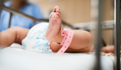 Απίστευτη ιστορία στο Ηράκλειο: Έγκυος γέννησε στην τουαλέτα του νοσοκομείου