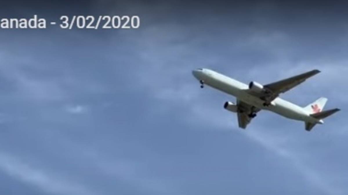 Boeing 767 παρουσίασε τεχνικό πρόβλημα και έκανε αναγκαστική προσγείωση (video)