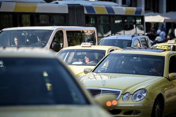 Πόσα άτομα επιτρέπονται στο ταξί - Το νέο όριο