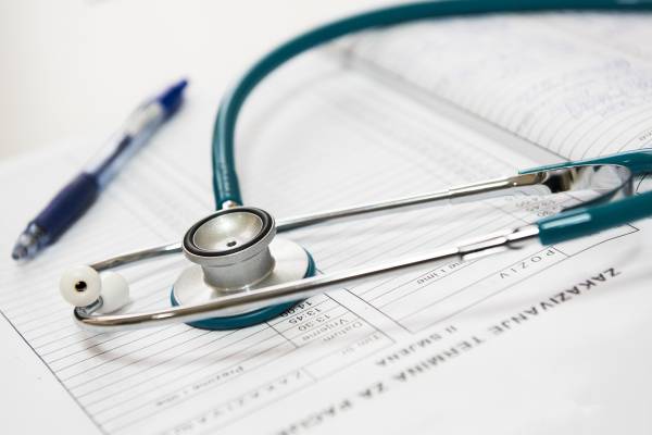 Αναδρομικά γιατρών: Θολό τοπίο για τα ποσά και τις πληρωμές