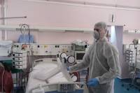 Μήνυση για τη διαχείριση της πανδημίας ετοιμάζουν οι νοσοκομειακοί γιατροί