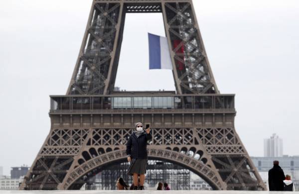 Συναγερμός στη Γαλλία: 58.000 κρούσματα σε 24 ώρες παρά το lockdown