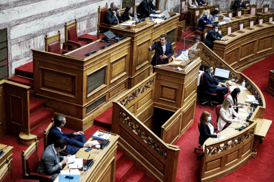 Πρόταση μομφής: Σύγκρουση στη Βουλή με ατάκες «φωτιά» από Μητσοτάκη - Τσίπρα