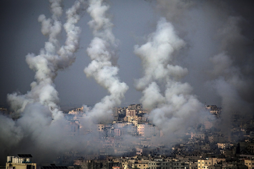 Με βομβαρδισμούς απάντησε το Ισραήλ στις ρουκέτες στην Ιερουσαλήμ - 20 νεκροί στη Γάζα