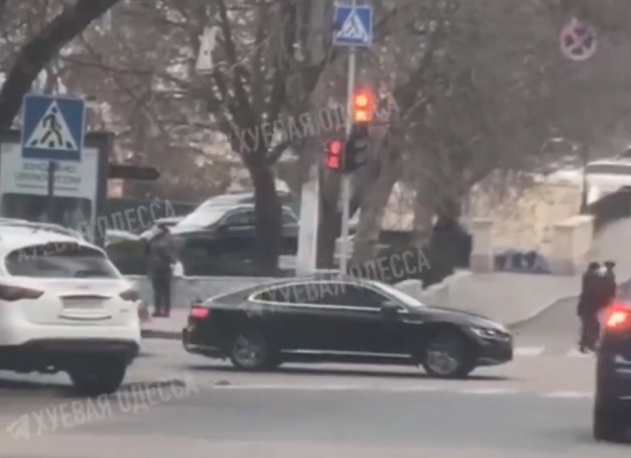 Η στιγμή της έκρηξης κοντά στην αυτοκινητοπομπή Μητσοτάκη στην Οδησσό: Η περιγραφή δημοσιογράφου της ΕΡΤ (Βίντεο)