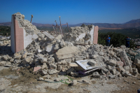 Σεισμός στην Κρήτη: Νεκρός ο πατέρας, τραυματίας ο γιος στο εκκλησάκι στο Αρκαλοχώρι
