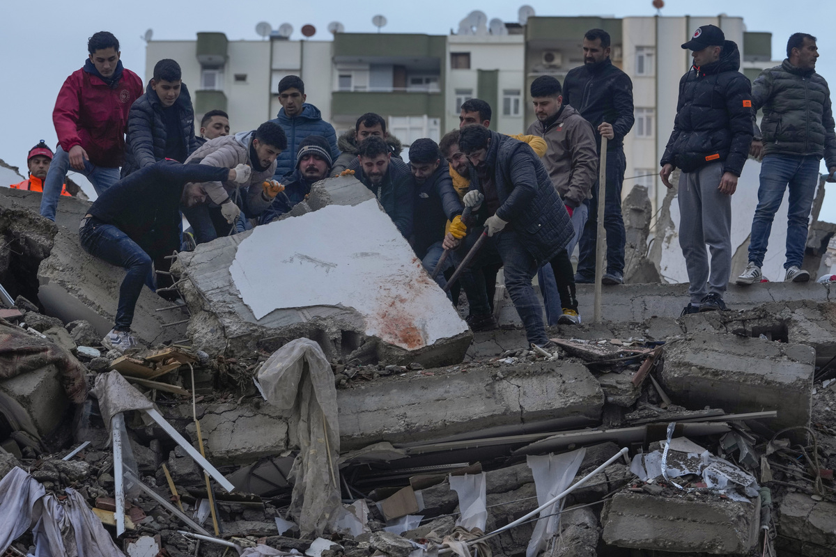 Σεισμός στην Τουρκία: Γιατί τόσες χιλιάδες νεκροί - Τι απαντούν οι επιστήμονες