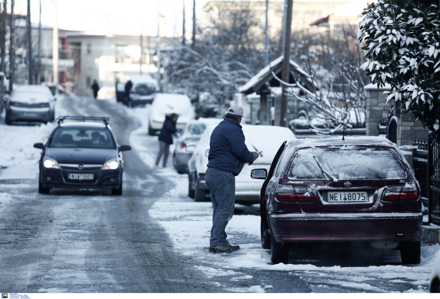 Κακοκαιρία Ελπίδα: Πώς βάζουμε το αυτοκίνητο μπρος όταν εχει κρύο