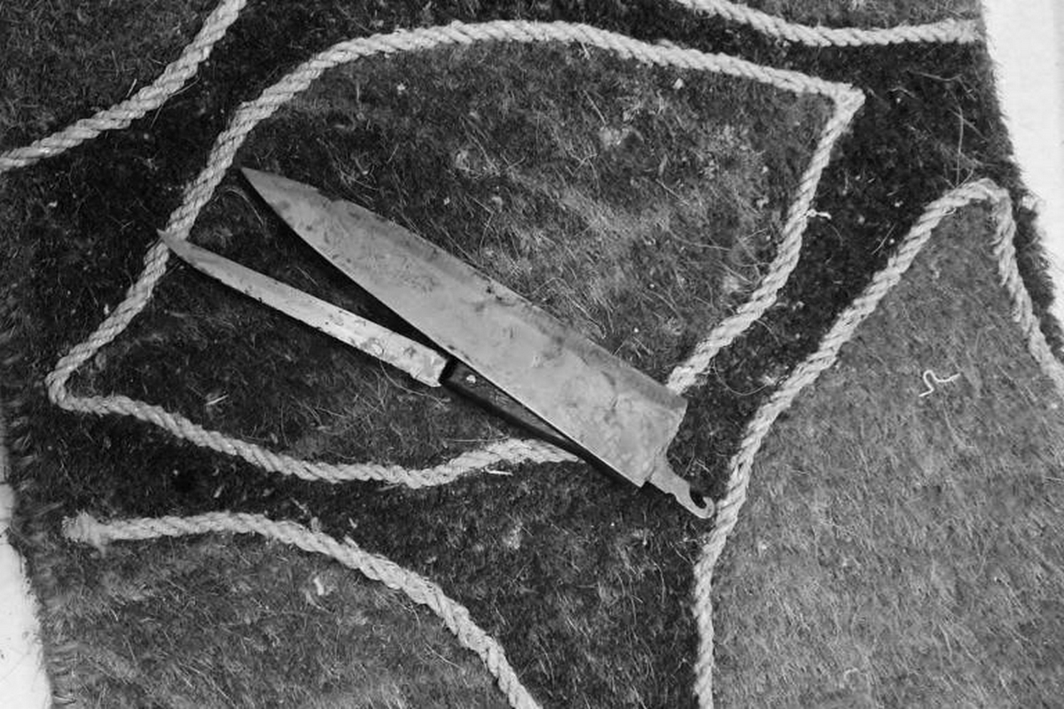 Καλύβια: Με αυτά τα μαχαίρια σκότωσε τον πατέρα του ο 16χρονος - «Του είχα πολλά μαζεμένα, μας έβριζε χωρίς λόγο»