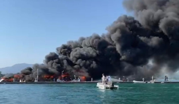 Κέρκυρα: Στις φλόγες ιστιοπλοϊκά σκάφη στη μαρίνα Γουβιών