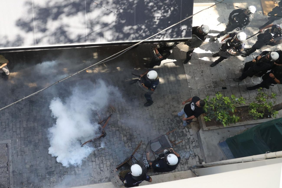 Ηράκλειο: Επεισόδια στο κέντρο μεταξύ αντιεξουσιαστών και Αστυνομίας