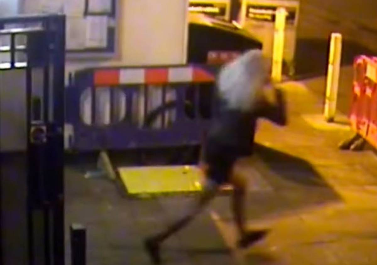 Βίντεο: Άνδρας μεταμφιεσμένος σε γυναίκα τρέχει να κρυφτεί αφού έχει επιτεθεί σε έφηβη