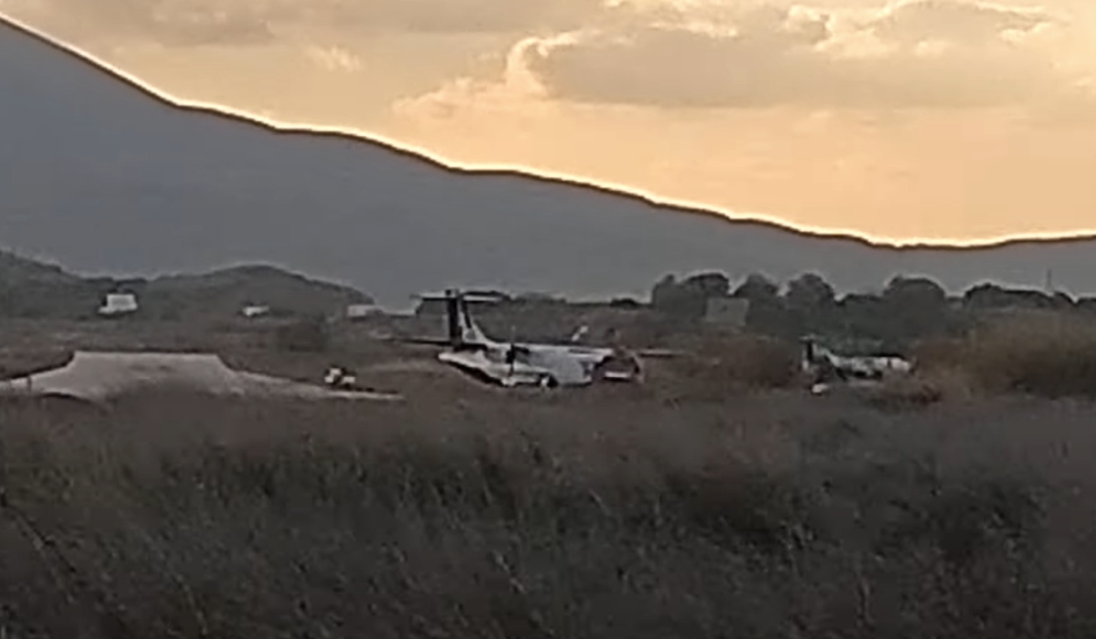 Συναγερμός στη Μήλο: Αεροπλάνο με 20 επιβάτες βγήκε εκτός διαδρόμου