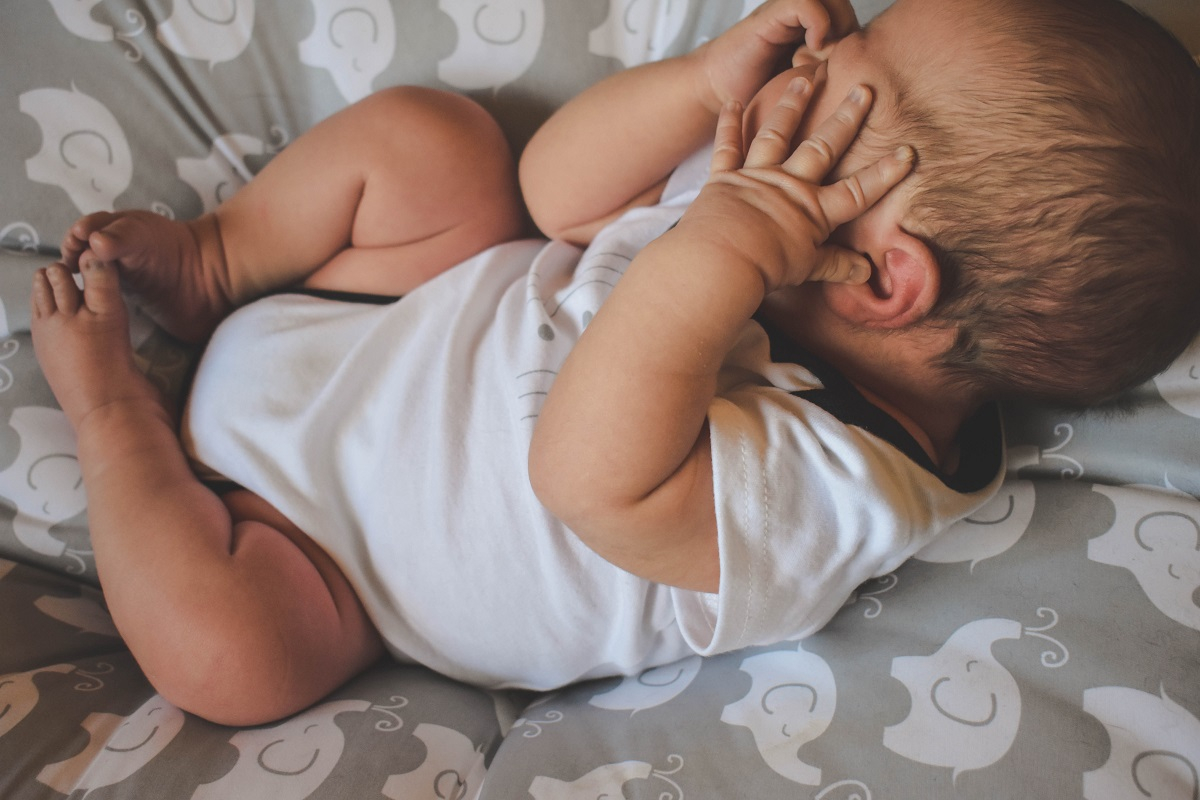 Η μέθοδος των επιστημόνων για να σταματήσει το μωρό να κλαίει σε 15'
