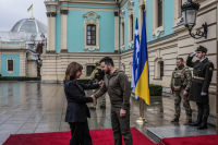 Πόλεμος στην Ουκρανία - Σακελλαροπούλου: Μήνυμα σε όσους θυσιάστηκαν για την πατρίδα