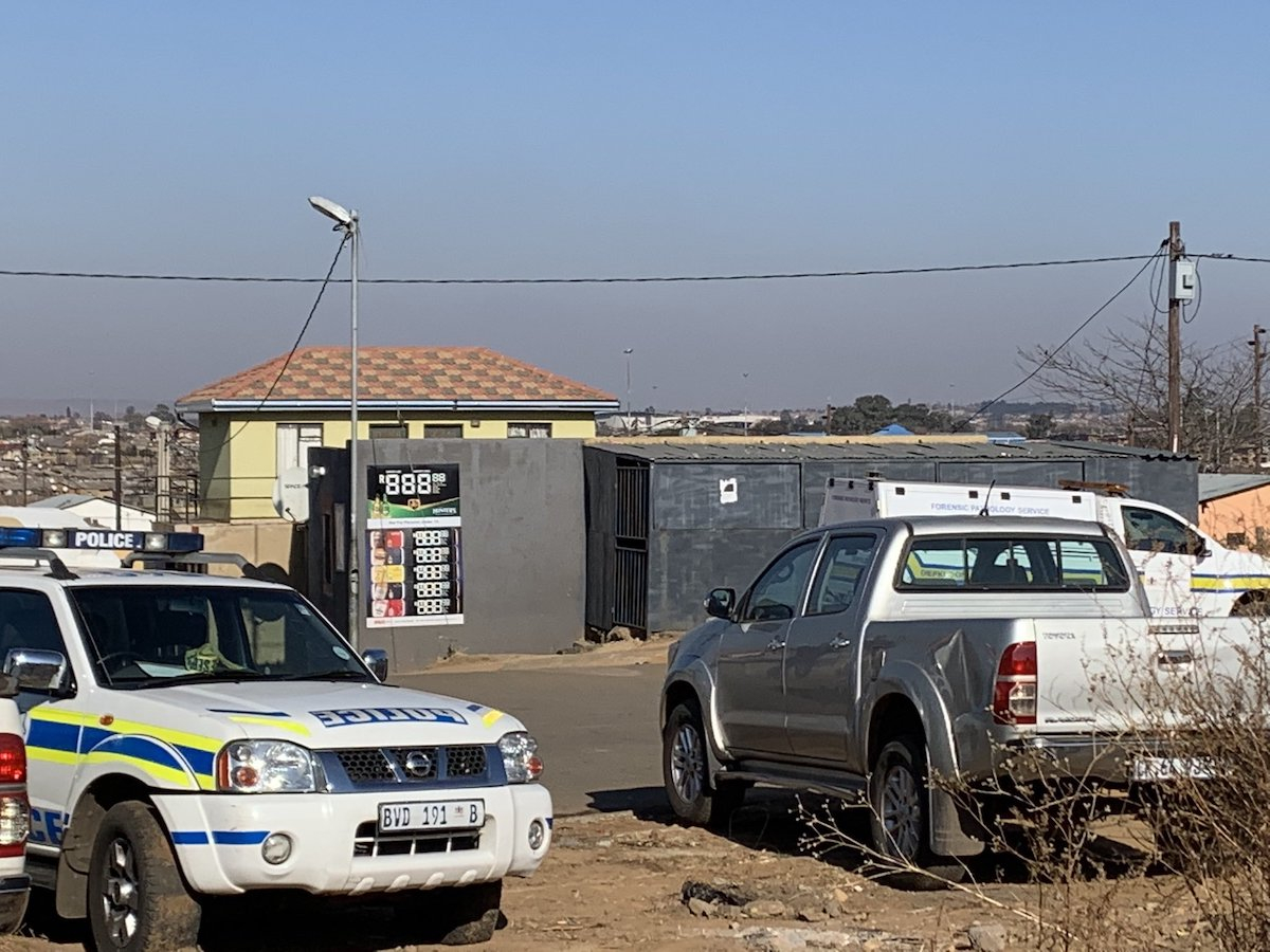 Νότια Αφρική: Τουλάχιστον 14 νεκροί από πυροβολισμούς σε εστιατόριο