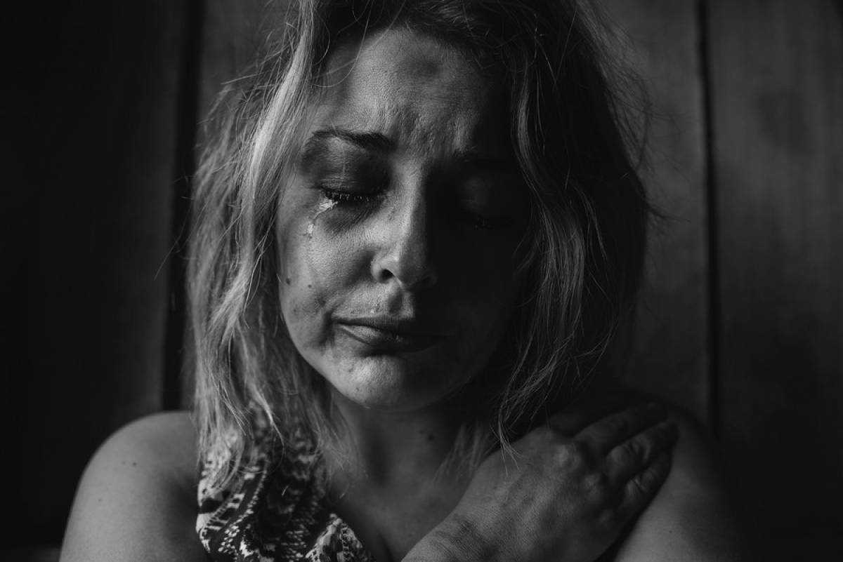 Μεγαλύτερος ο κίνδυνος χρόνιων παθήσεων για τα θύματα ενδοοικογενειακής βίας