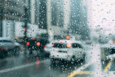 Καιρός: Βροχές, άνεμοι και σκόνη την Τετάρτη