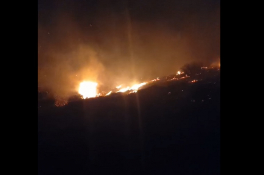 Φωτιά στην Κερατέα: Τέθηκε γρήγορα υπό μερικό έλεγχο