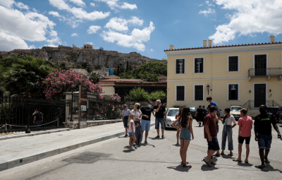 Μετάλλαξη Δέλτα: Απλώνεται πάνω από τον τουρισμό της Ελλάδας