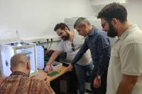 Έλληνες ερευνητές κατασκευάζουν υπολογιστή τσέπης που γίνεται εργαλείο κατά του κορονοϊού