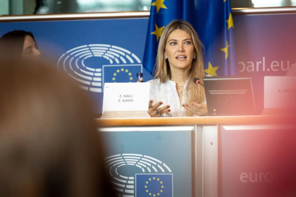 Εύα Καϊλή: Εφάρμοζε πολιτική της ΕΕ - Η γραπτή ανακοίνωση του δικηγόρου της