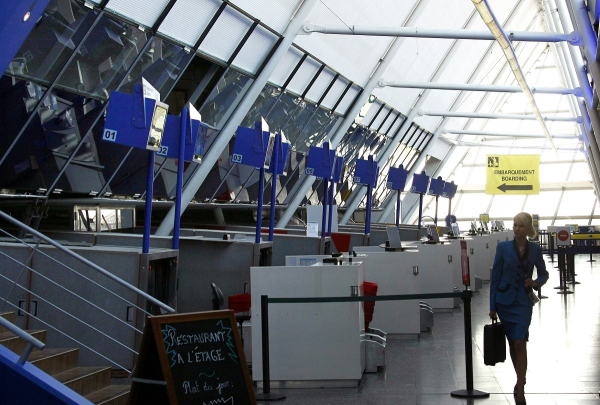 Γαλλία: Εκκενώνονται τα αεροδρόμια σε Λιλ, Ναντ, Μπορντό, Μονπελιέ λόγω απειλής βόμβας