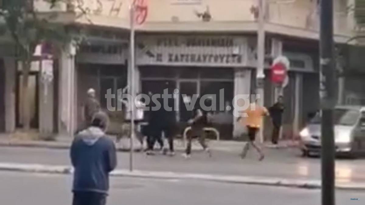 Θεσσαλονίκη: Βίντεο ντοκουμέντο από άγρια συμπλοκή με καδρόνια και ξύλα