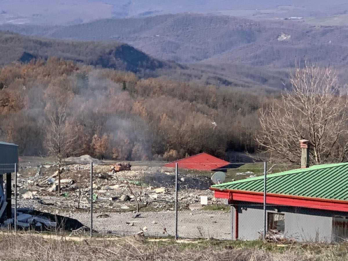 Έκρηξη στα Γρεβενά: Πληροφορίες για τρεις αγνοούμενους στο εργοστάσιο δυναμίτιδας
