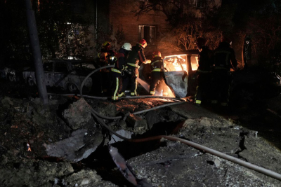 Νύχτα - κόλαση στο Κίεβο: Nέα ρωσική επιδρομή - Τουλάχιστον ένας νεκρός από φωτιά σε πολυκατοικία