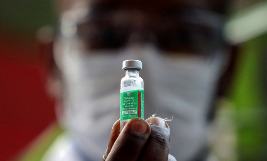 Υπουργός Υγείας Βρετανίας: Δεν θα υπάρξει διαταραχή στην προμήθεια εμβολίων