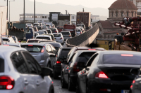 Κλειστοί δρόμοι όλη μέρα στην Αθήνα - Οι δύσκολες ώρες με πορείες