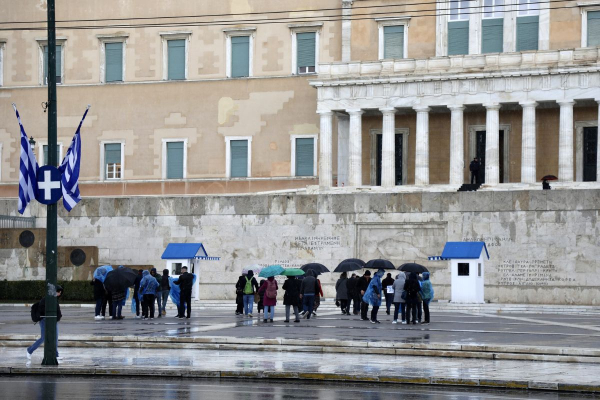 Νέες καταιγίδες στην Αθήνα: Μέχρι πότε θα βρέχει (live)
