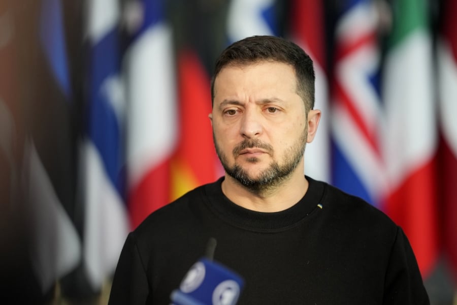Ουκρανία: Τελειώνει ο χρόνος του Ζελένσκι – Απολύσεις υπουργών, σύγκρουση με τους στρατηγούς