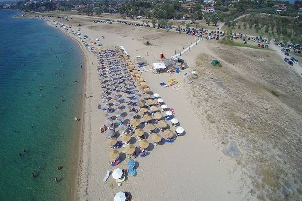 Beach bar στη Χαλκιδική τρολάρει τους πελάτες από τα Σκόπια: Έβαλε wi-fi Macedonia is Greek