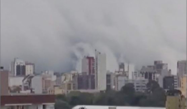 Σύννεφο «μαμούθ» εξαφανίζει τον ουρανό της Βραζιλίας - Εντυπωσιακό timelapse βίντεο