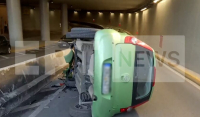 Τροχαίο στη Νέα Φιλαδέλφεια: Αυτοκίνητο ντεραπάρισε σε υπόγεια γέφυρα