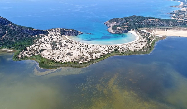 Το άγνωστο νησάκι της Μεσσηνίας με την αιματοβαμμένη ιστορία