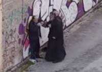 Κοζάνη: Σάλος με τον ιερέα που χαστουκίζει πολίτη στη μέση του δρόμου