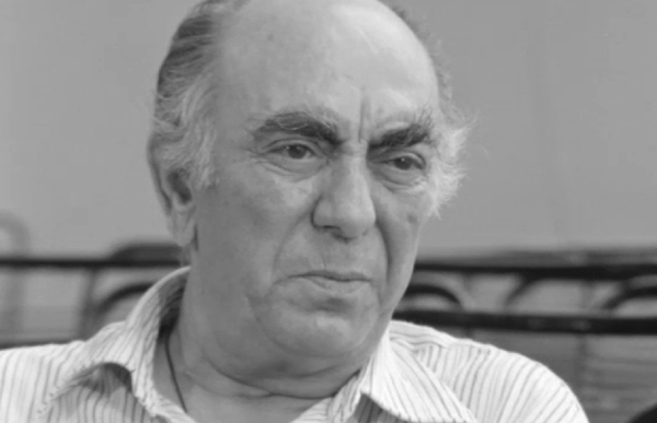 Διονύσης Παπαγιαννόπουλος: Σπάνια φωτογραφία του ηθοποιού σε μια από τις πρώτες του παραστάσεις