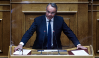 Απέκλεισε ο Σταϊκούρας το ενδεχόμενο άμεσης μείωσης του ΦΠΑ στα τρόφιμα και του ΕΦΚ στα καύσιμα