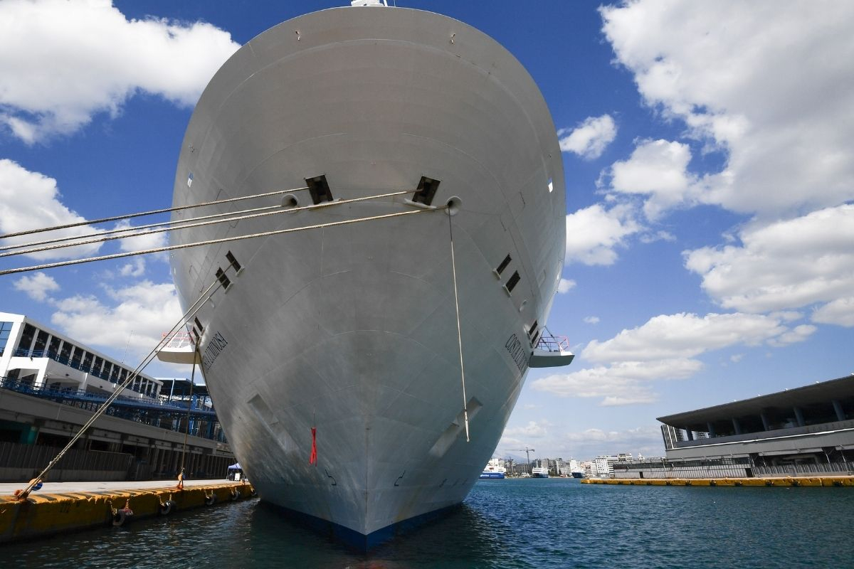 Λαχτάρα για κρουαζιερόπλοιο με 985 επιβάτες έξω από τον Πειραιά