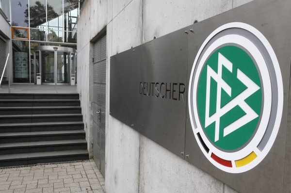 Γερμανική Ομοσπονδία Ποδοσφαίρου: «Ξεκάθαρη απειλή από την FIFA»