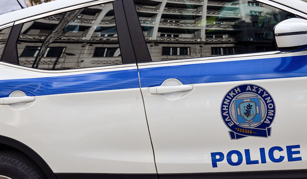 Θεσσαλονίκη: Τρεις ανήλικοι έκλεψαν φορτηγό της ΕΥΑΘ και διέρρηξαν κατάστημα ψιλικών