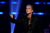 Celine Dion: Ακύρωσε την παγκόσμια περιοδεία της λόγω της σπάνιας πάθησής της