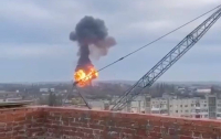 Νέα πυραυλική επίθεση στο Κίεβο: Δύο πολυκατοικίες στις φλόγες