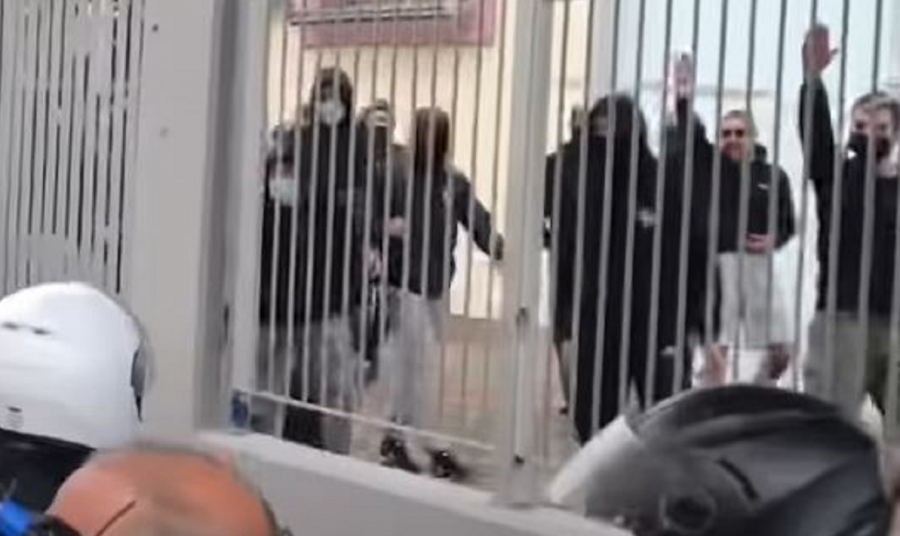 ΕΠΑΛ Σταυρούπολης: Ναζιστικοί χαιρετισμοί μέσα στο σχολείο και επανεμφάνιση της Χρυσής Αυγής